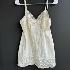 vintage Van Raalte ivory lace slip dress made of nylon.